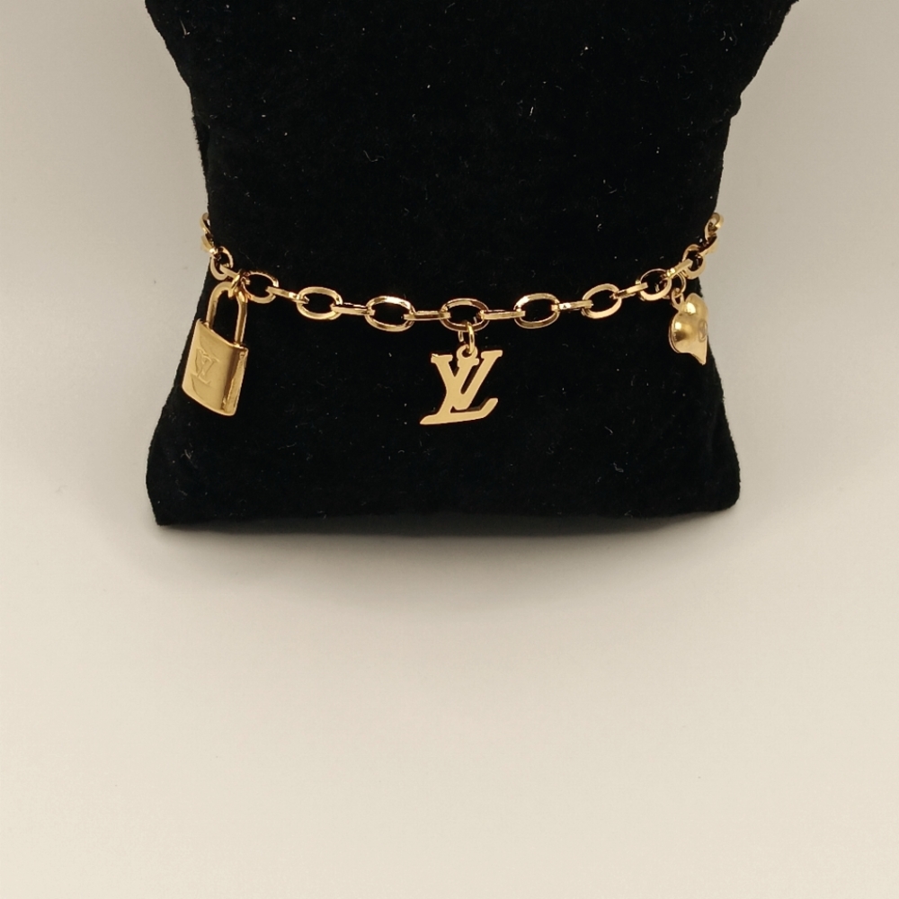 Beautiful chain bracelet 😍